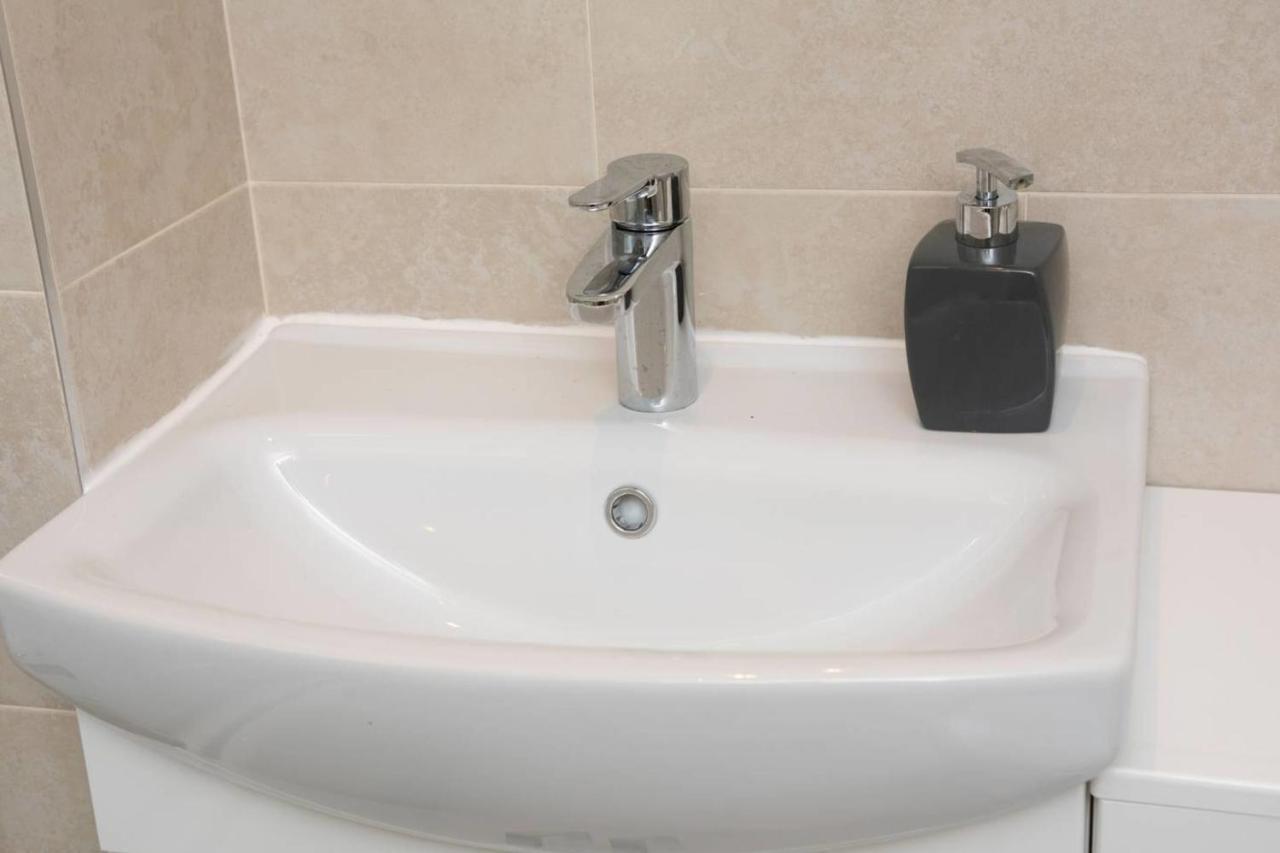 Guestready - Top Floor Apt 2Min Walk To O2 Apollo マンチェスター エクステリア 写真